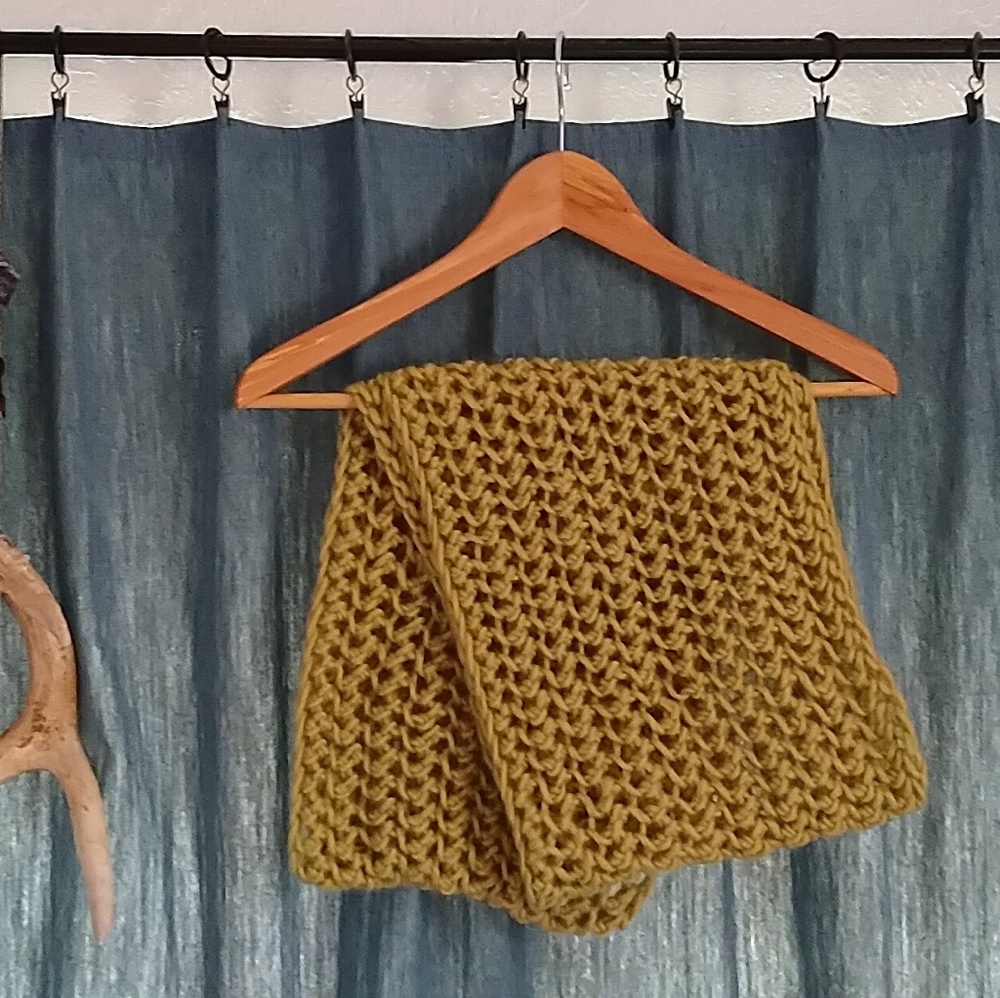 Pea-Green Large-Knit Infinity Scarf - Picture 3 of 4